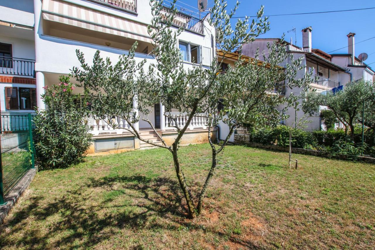 Appartamento Apartman Mila Porec Esterno foto