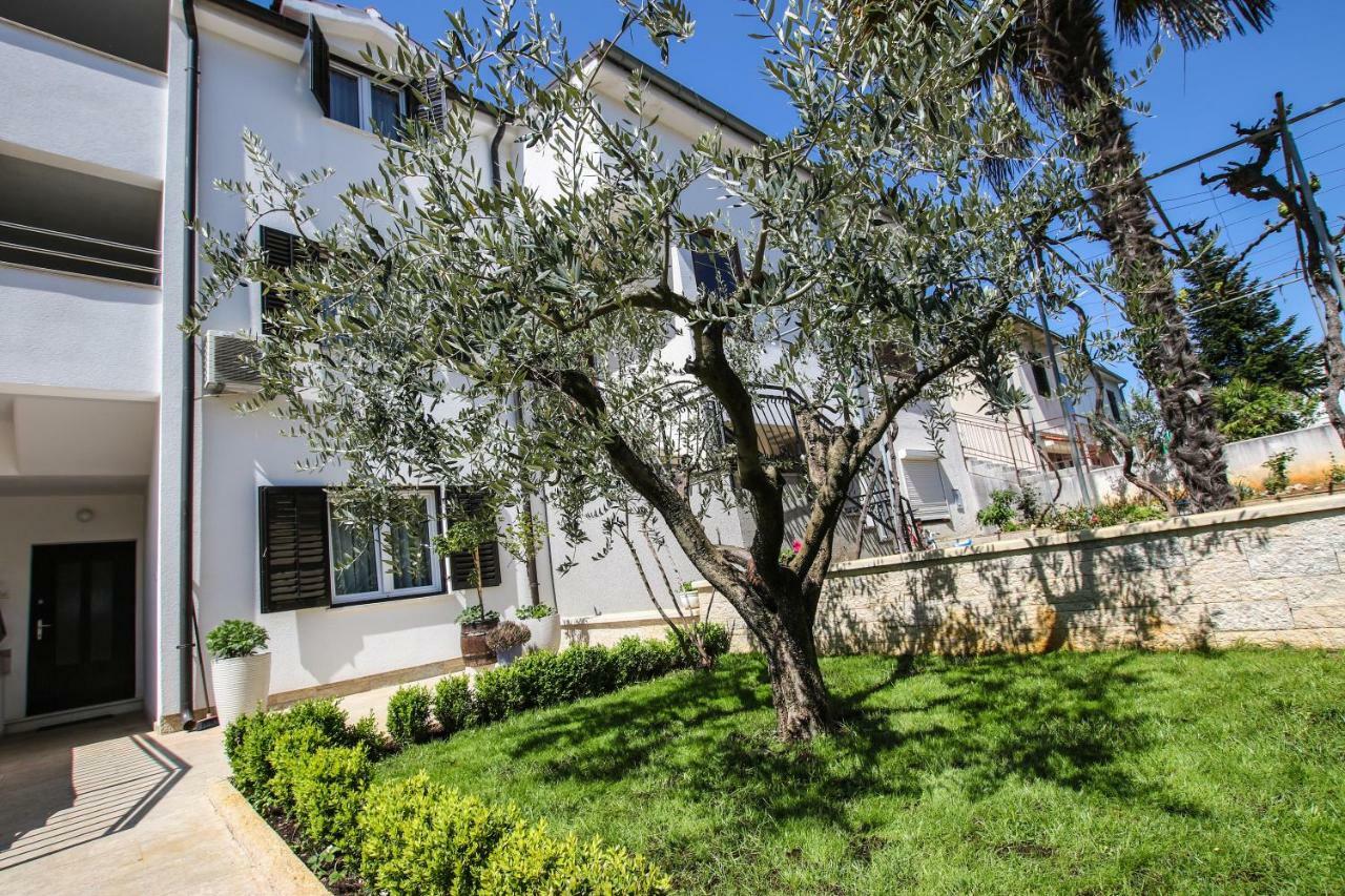 Appartamento Apartman Mila Porec Esterno foto