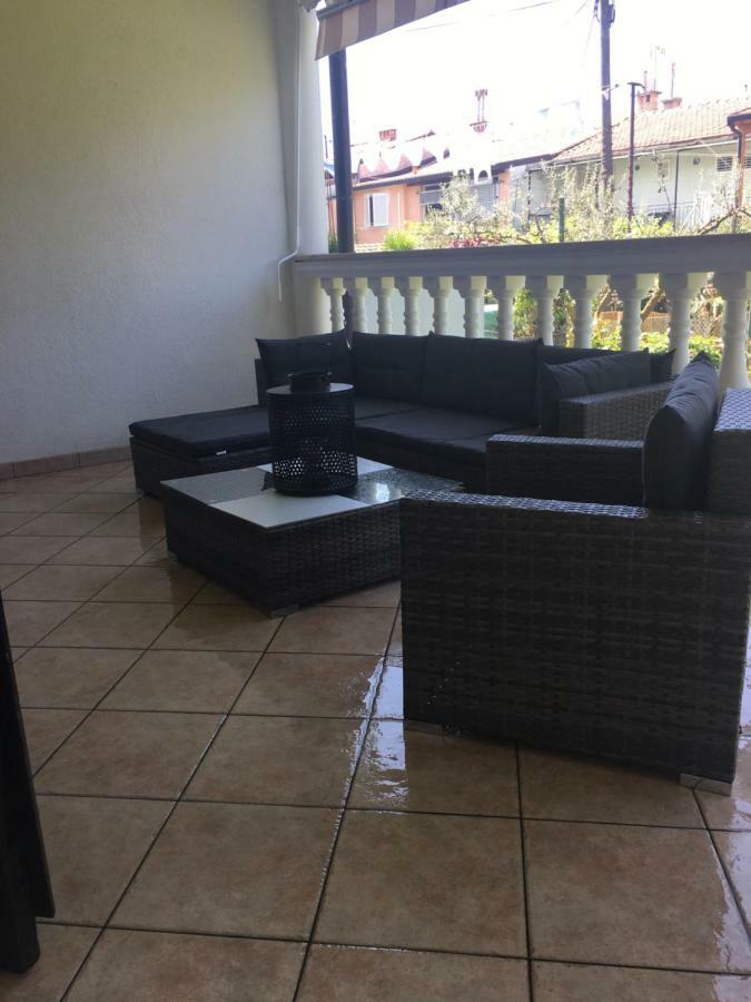 Appartamento Apartman Mila Porec Esterno foto