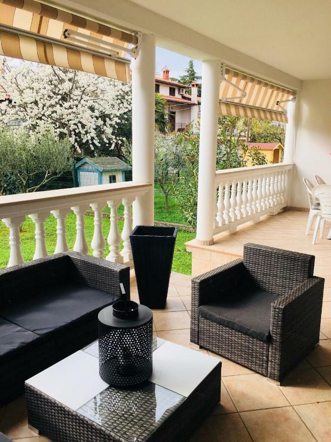 Appartamento Apartman Mila Porec Esterno foto